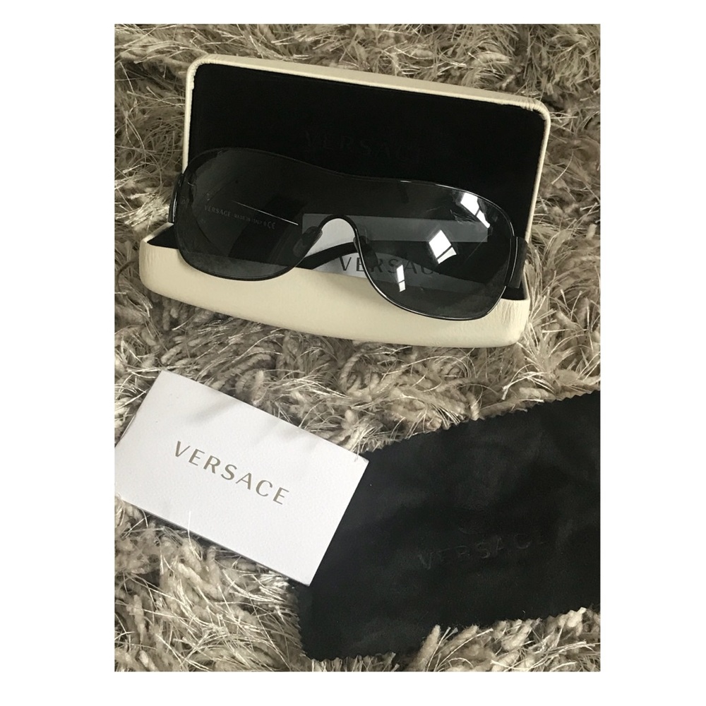 {Versace} Sunglasses